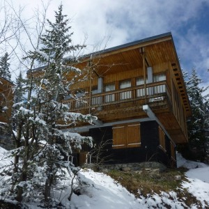 Chalet Le Petit Navire Courchevel (entretien du bois à l'huile flamande)