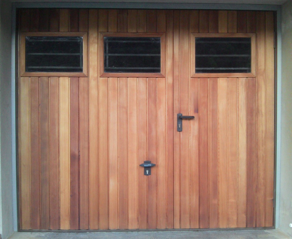 porte en red cedar avec saturateur bois