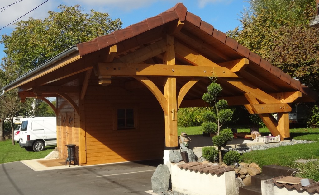 abri voiture en bois protégé par un produit spécial bois