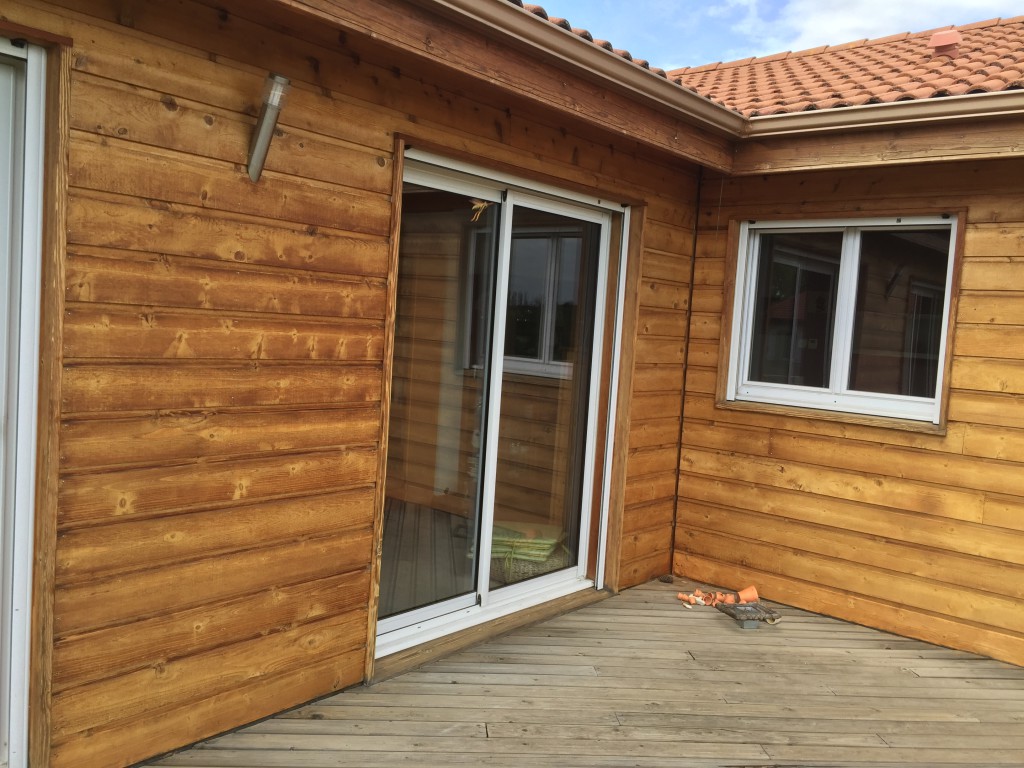 bardage en bois rénové avec un saturateur Protext