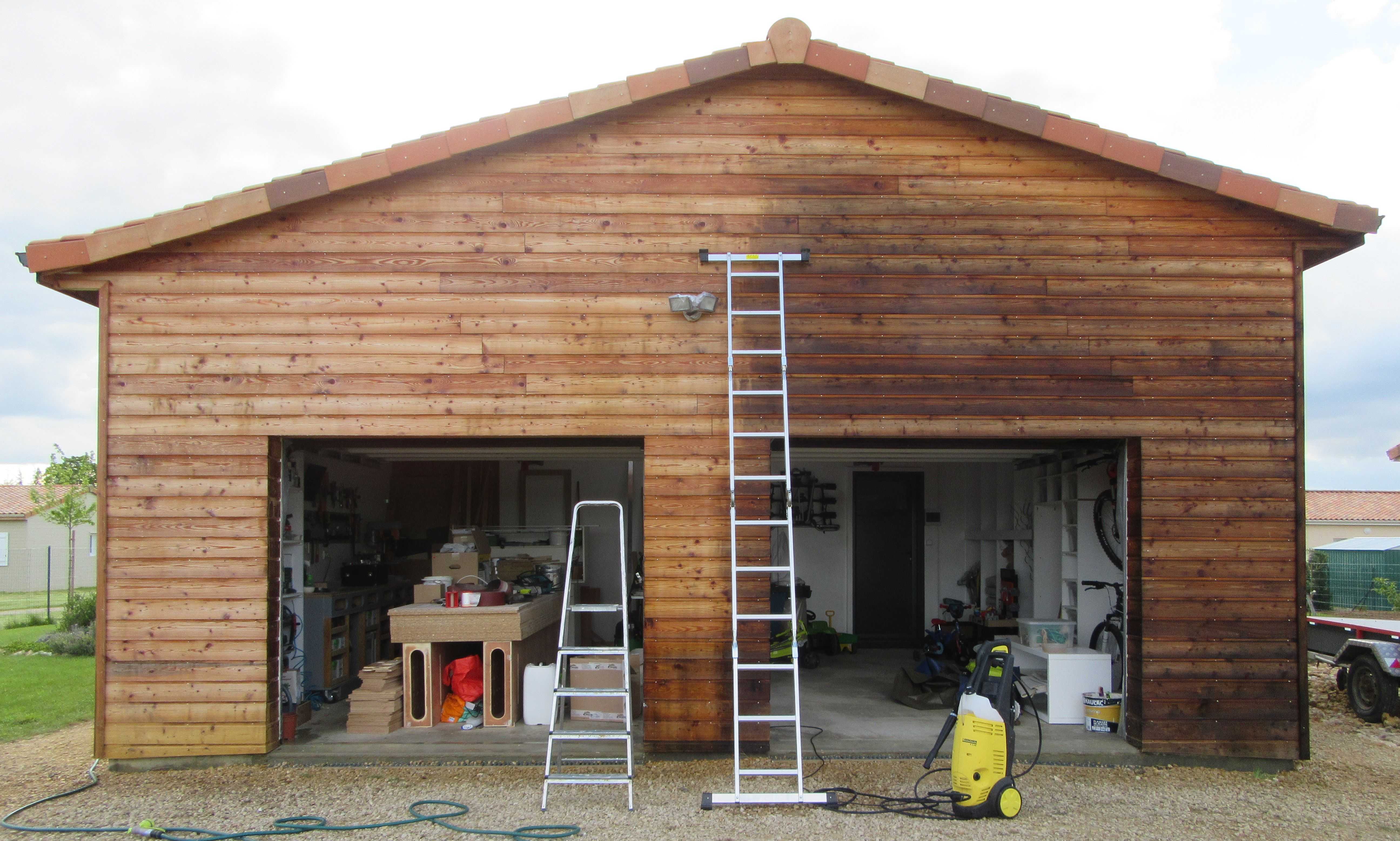 Aspect d'un bardage en bois en cours de dégrisement