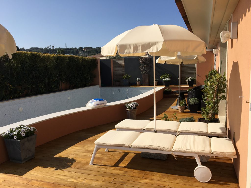 terrasse rénovée avec un saturateur bois