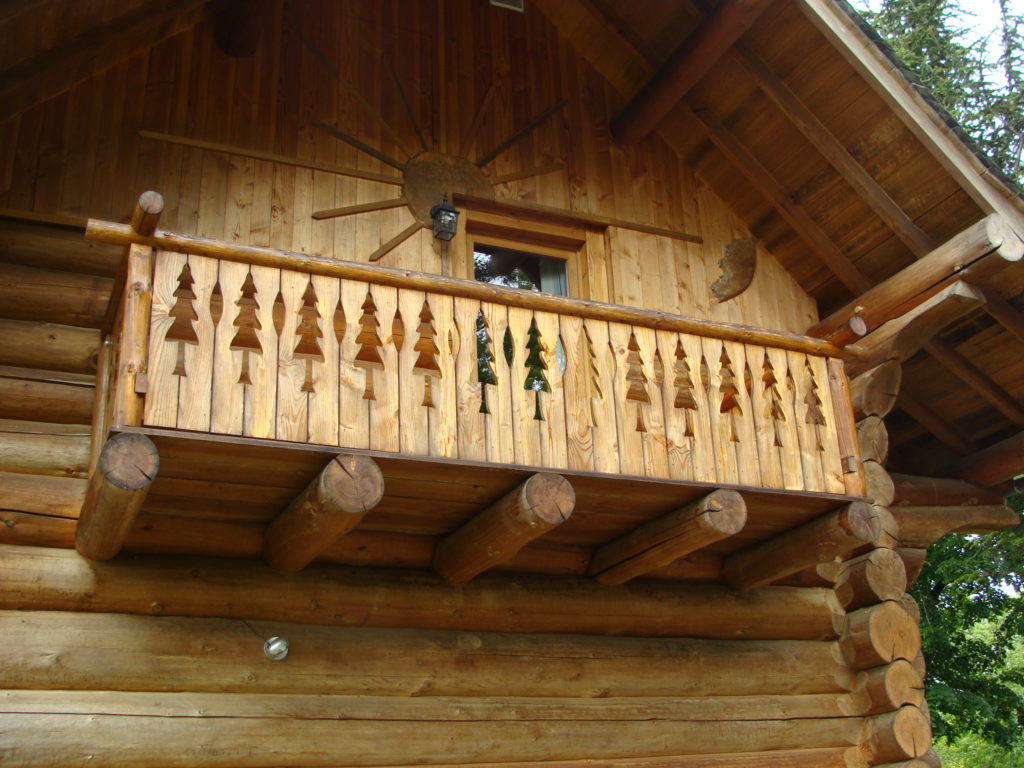 balcon de chalet fuste en bois