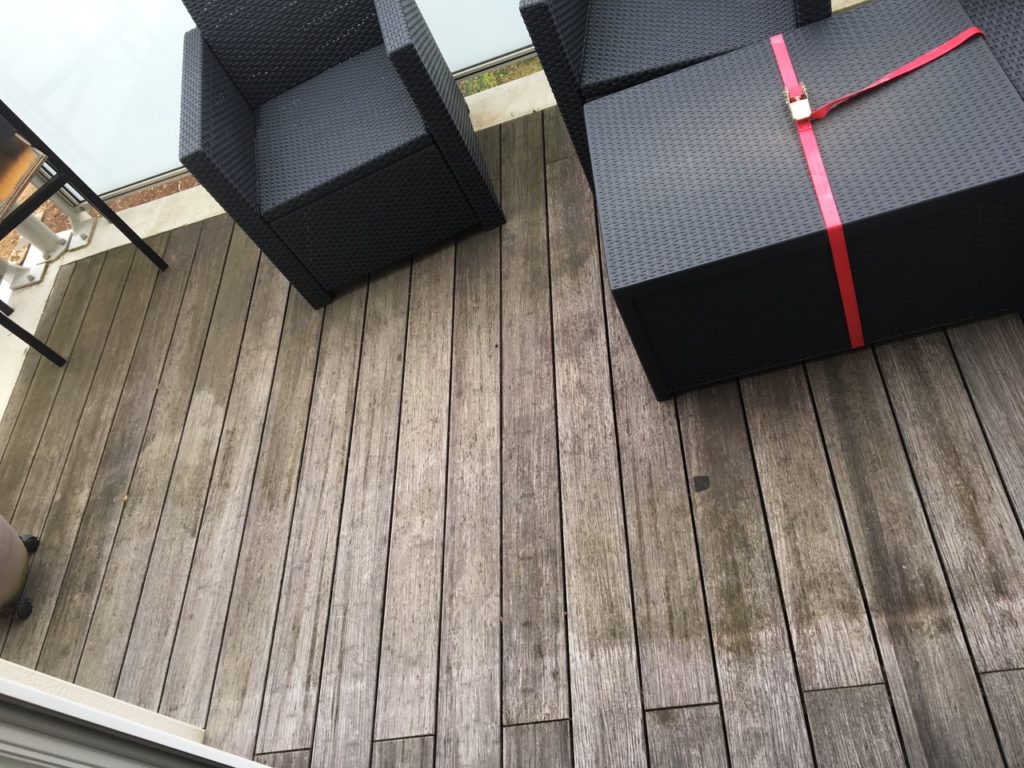 terrasse bois avant entretien avant dégrisement et huilage
