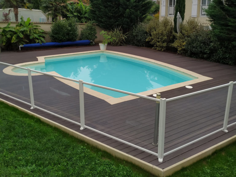 Terrasse en bois composite rénovée
