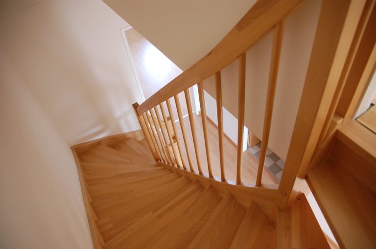 Escalier en bois vitrifié