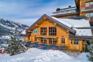 hotel Méribel entretenu avec produits de finitions bois