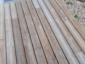 terrasse en bois protégée par un saturateur