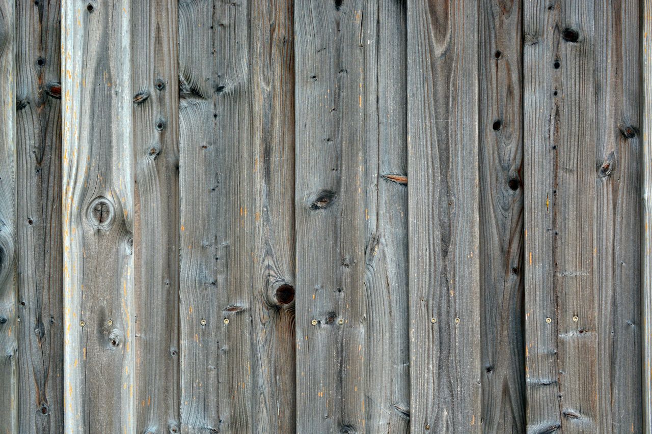 Comment procéder pour dégriser le bois