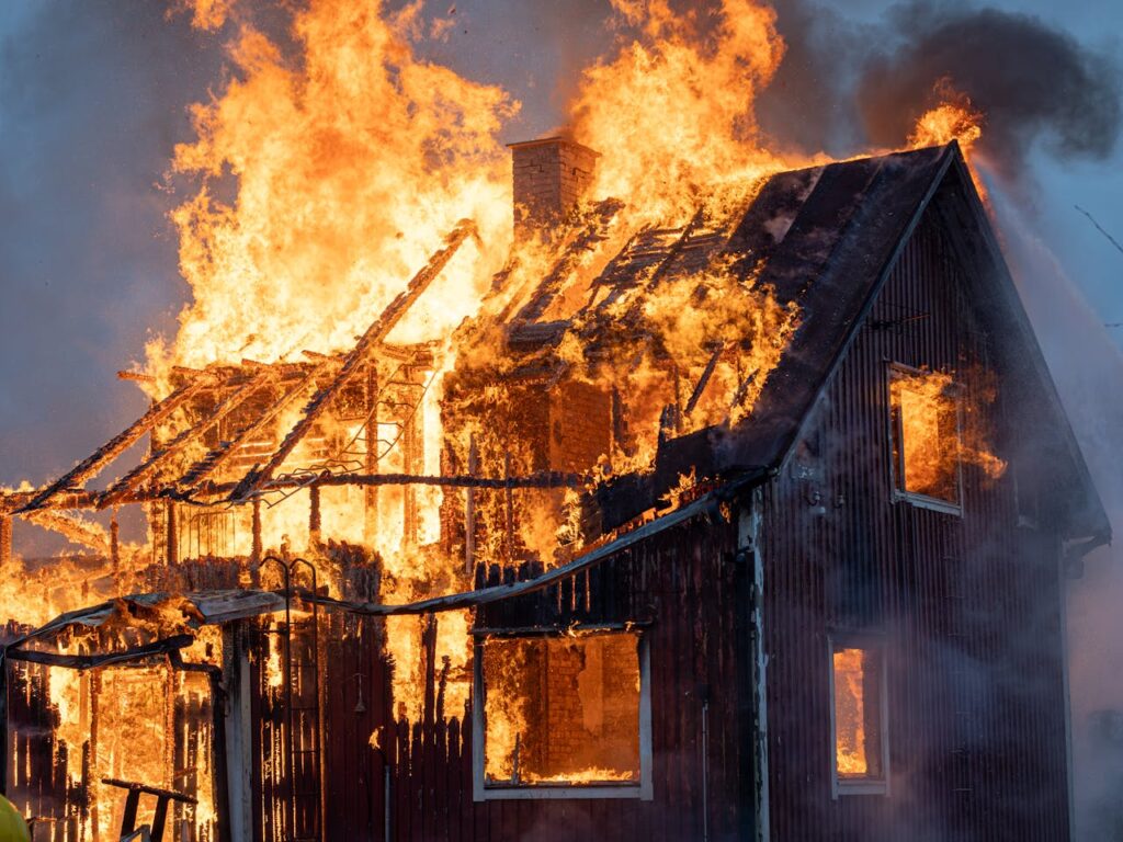 Comment choisir un traitement bois anti-feu ?